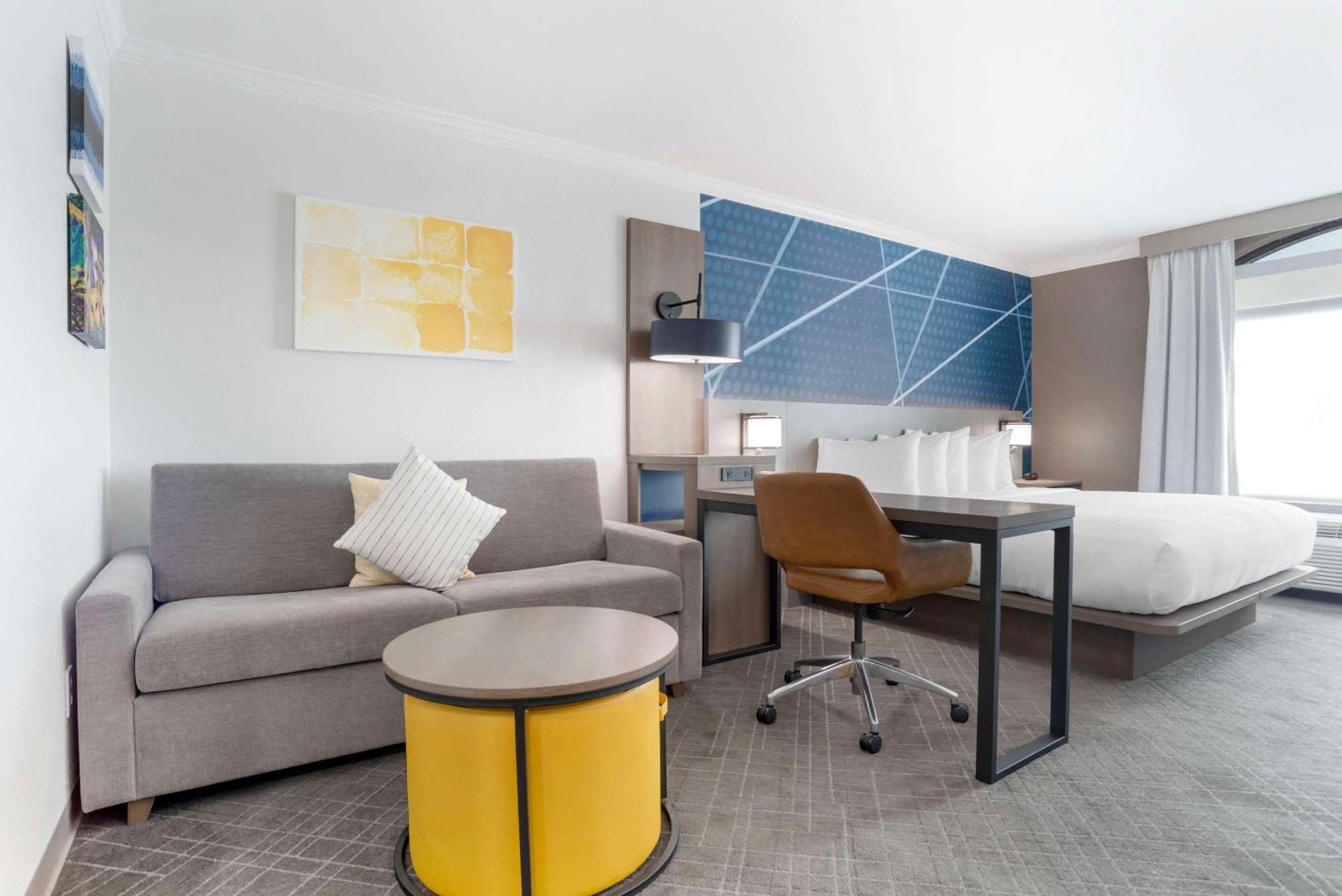 Comfort Inn & Suites New Orleans Airport North 肯纳 外观 照片