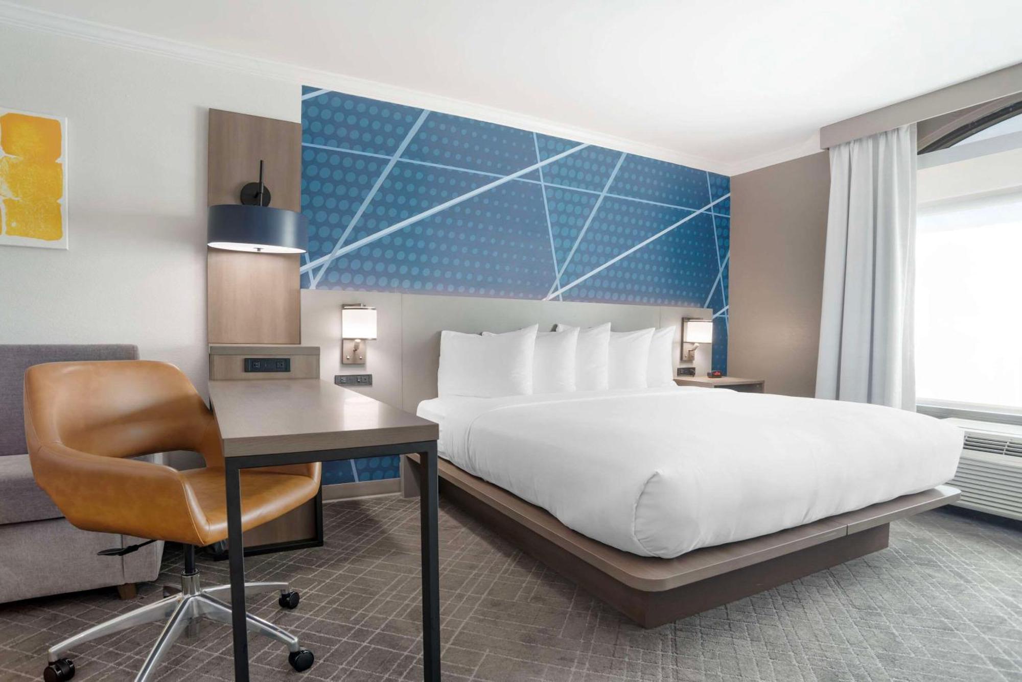Comfort Inn & Suites New Orleans Airport North 肯纳 外观 照片