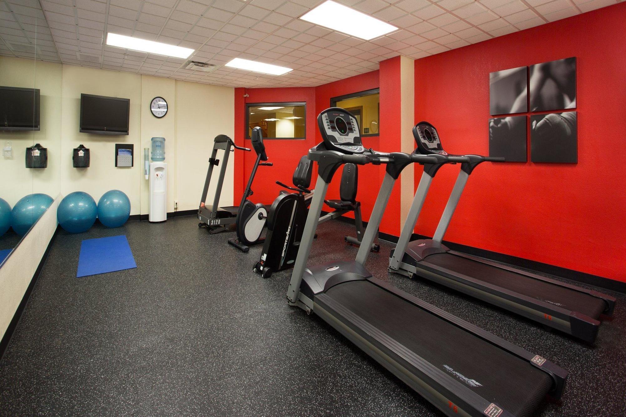 Comfort Inn & Suites New Orleans Airport North 肯纳 外观 照片